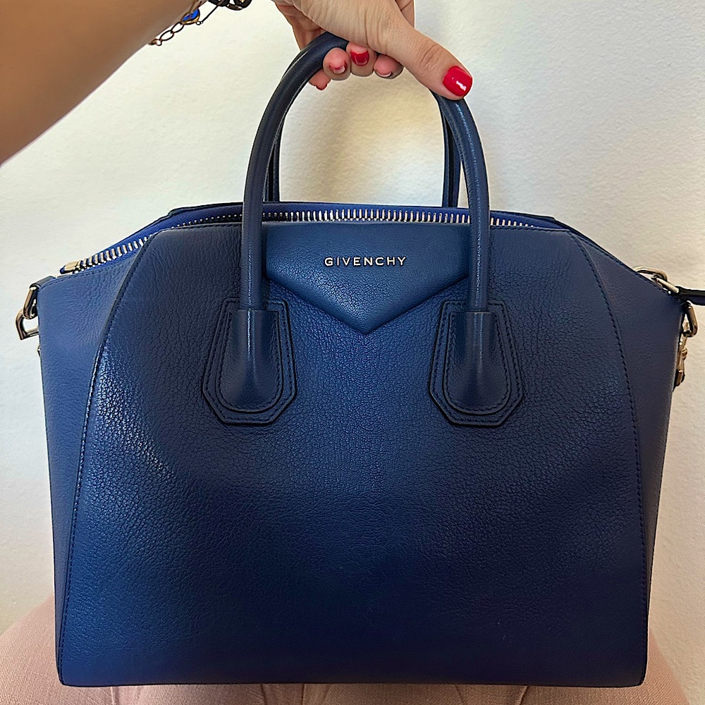 GIVENCHY Antigona royal blue leather bag.